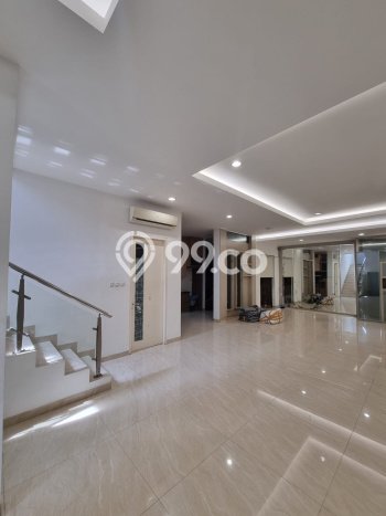 Disewakan! Rumah 4 Kamar Tidur &
3 Kamar Mandi di Gading Serpong IL Lago, Tangerang Disewakan! Rumah 4 Kamar Tidur &
3 Kamar Mandi di Gading Serpong IL Lago, Tangerang