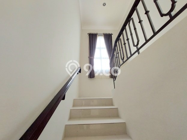 Rumah Mewah LB 196m2 Siap Huni Desain Elegan di BSD Ingenia, Tangerang Rumah Mewah LB 196m2 Siap Huni Desain Elegan di BSD Ingenia, Tangerang