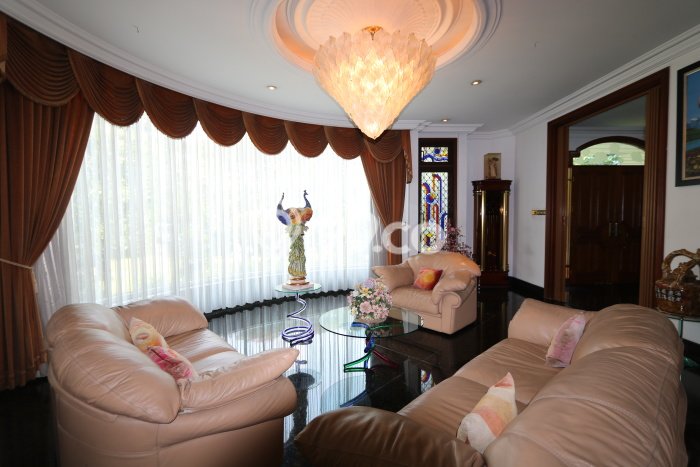Siap Huni Rumah Mewah 8 Kamar di Kelapa Gading Dekat ke Mana Saja Siap Huni Rumah Mewah 8 Kamar di Kelapa Gading Dekat ke Mana Saja