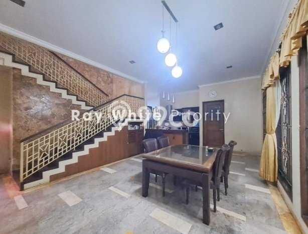 For Sale! Premium House LT 300m2 Desain Elegan di Pakuan For Sale! Premium House LT 300m2 Desain Elegan di Pakuan