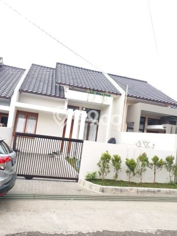 Rumah Modern 2 KT di Sarijadi Bandung Unfurnished Rumah Modern 2 KT di Sarijadi Bandung Unfurnished