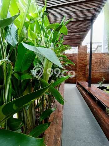 Ready to Use! Premium House LT 200m2 Desain Elegan di Bintaro Ready to Use! Premium House LT 200m2 Desain Elegan di Bintaro