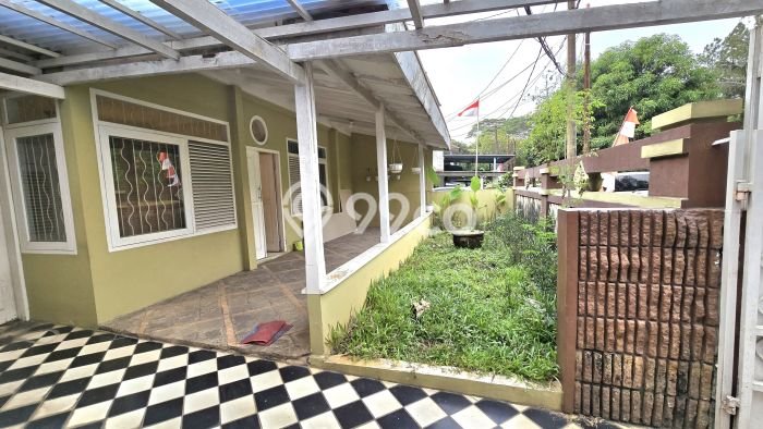 Rumah Luxury Modern Siap Huni di Bintaro Tangerang Selatan Rumah Luxury Modern Siap Huni di Bintaro Tangerang Selatan