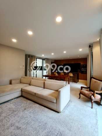 Ready to Use! Premium House LT 200m2 Desain Elegan di Bintaro Ready to Use! Premium House LT 200m2 Desain Elegan di Bintaro