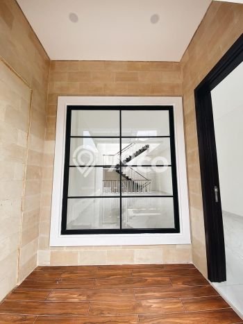 Rumah Luxury Modern Siap Huni di Bintaro Jakarta Selatan Rumah Luxury Modern Siap Huni di Bintaro Jakarta Selatan