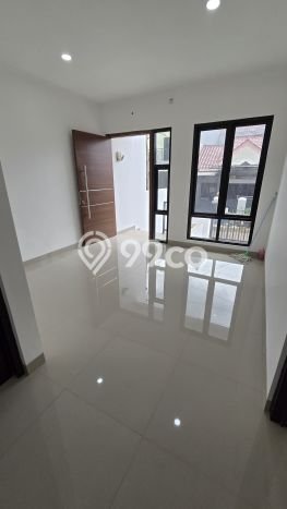 For Sale Hunian Rumah Terawat 3 KT di BSD, Tangerang For Sale Hunian Rumah Terawat 3 KT di BSD, Tangerang