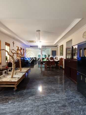 Rumah Mewah LB 360m2 Siap Pakai Desain Elegan di Bintaro, Jakarta Selatan Rumah Mewah LB 360m2 Siap Pakai Desain Elegan di Bintaro, Jakarta Selatan