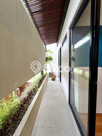 Ready to Use! Premium House LT 200m2 Desain Elegan di Bintaro Ready to Use! Premium House LT 200m2 Desain Elegan di Bintaro