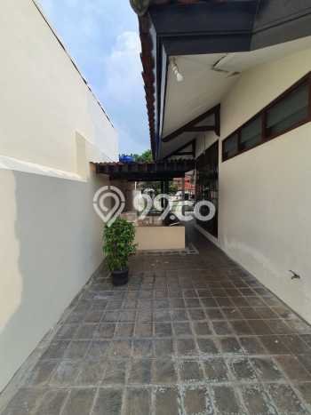 Rumah Elit Modern Siap Huni di Bintaro Jakarta Selatan Rumah Elit Modern Siap Huni di Bintaro Jakarta Selatan