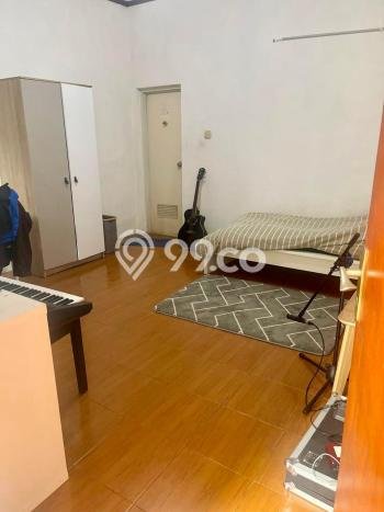 Rumah Luxury Modern Siap Huni di Bintaro Tangerang Selatan Rumah Luxury Modern Siap Huni di Bintaro Tangerang Selatan