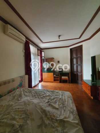 Rumah Elit Modern Siap Huni di Bintaro Jakarta Selatan Rumah Elit Modern Siap Huni di Bintaro Jakarta Selatan