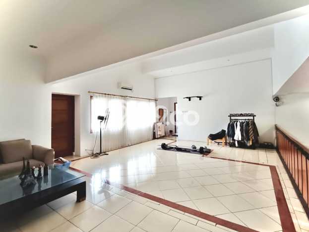 Rumah Luxury Modern Tanpa Renovasi di Bintaro Tangerang Selatan Rumah Luxury Modern Tanpa Renovasi di Bintaro Tangerang Selatan