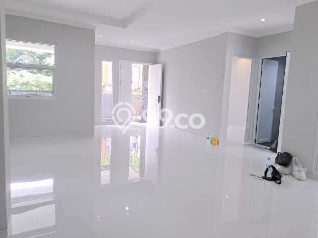 Rumah Mewah LB 200m2 Siap Huni Desain Elegan di Bintaro, Tangerang Selatan Rumah Mewah LB 200m2 Siap Huni Desain Elegan di Bintaro, Tangerang Selatan