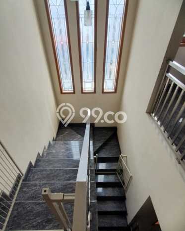 Rumah Mewah LB 360m2 Siap Pakai Desain Elegan di Bintaro, Jakarta Selatan Rumah Mewah LB 360m2 Siap Pakai Desain Elegan di Bintaro, Jakarta Selatan