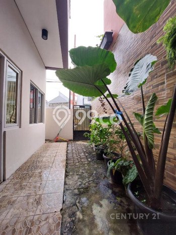 Hunian Elit LB 250m2 Siap Pakai Desain Elegan di Pondok Kelapa, Jakarta Timur Hunian Elit LB 250m2 Siap Pakai Desain Elegan di Pondok Kelapa, Jakarta Timur