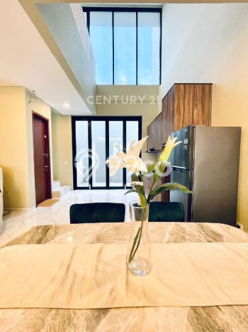 Jual Rumah Luas Elegan Dengan View Cantik di Pulomas, Jakarta Timur Jual Rumah Luas Elegan Dengan View Cantik di Pulomas, Jakarta Timur