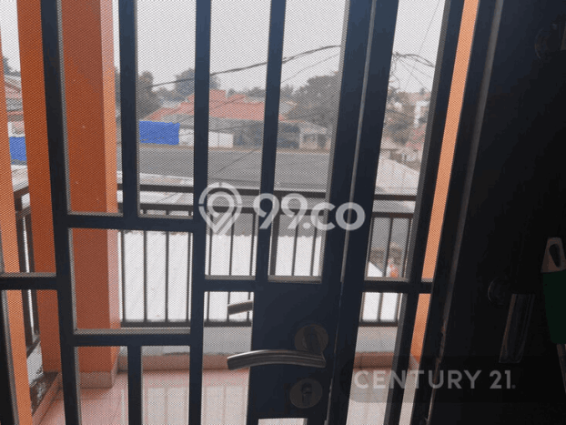Rumah Eksklusif Siap Huni LT 150m2 di Duren Sawit, Jakarta Timur Rumah Eksklusif Siap Huni LT 150m2 di Duren Sawit, Jakarta Timur
