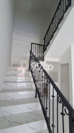 Unit Ruko Dijual di Jakarta Timur LT 79m2 & LB 162m2 Unit Ruko Dijual di Jakarta Timur LT 79m2 & LB 162m2