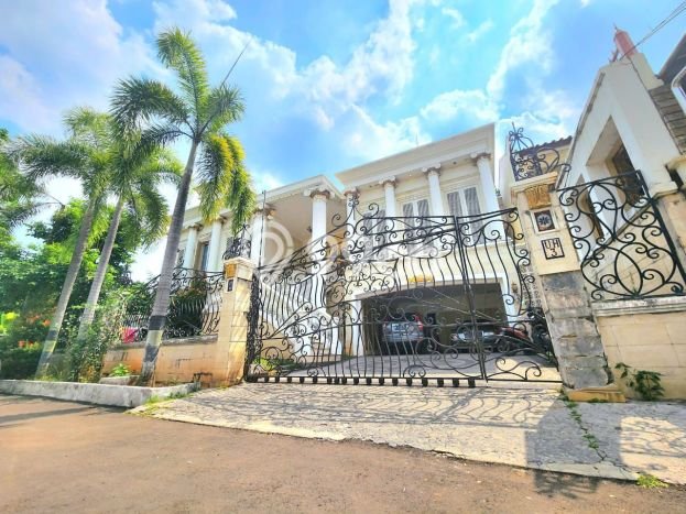 Ready to Use! Luxury House LT 783m2 Desain Elegan di Warung Buncit Ready to Use! Luxury House LT 783m2 Desain Elegan di Warung Buncit