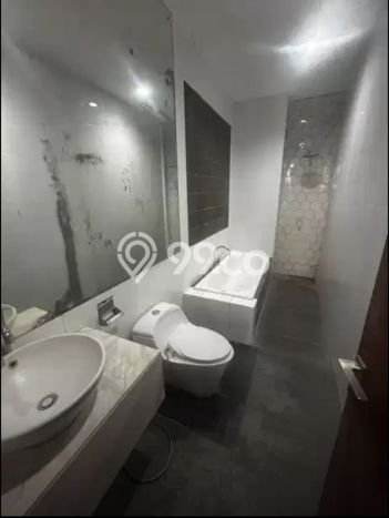 Rumah Mewah LB 188m2 Siap Huni Desain Elegan di Jati Padang, Jakarta Selatan Rumah Mewah LB 188m2 Siap Huni Desain Elegan di Jati Padang, Jakarta Selatan