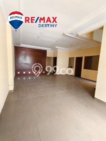Ruko Disewa di Jakarta Selatan dengan LB 596m2 Area Komersial Ramai Ruko Disewa di Jakarta Selatan dengan LB 596m2 Area Komersial Ramai