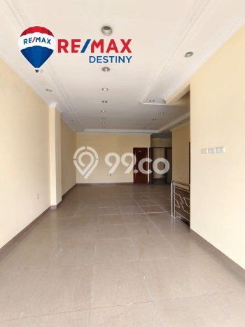 Ruko Disewa di Jakarta Selatan dengan LB 596m2 Area Komersial Ramai Ruko Disewa di Jakarta Selatan dengan LB 596m2 Area Komersial Ramai