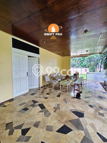Dijual Rumah Luas Megah Dengan View Eksklusif di Senayan, Jakarta Selatan Dijual Rumah Luas Megah Dengan View Eksklusif di Senayan, Jakarta Selatan