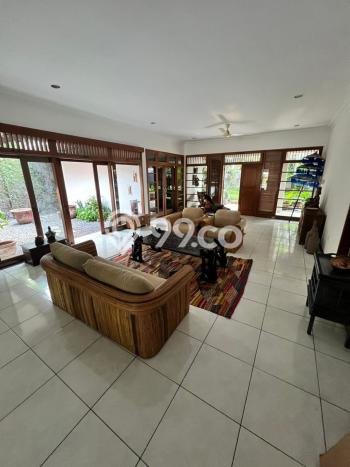 Rumah Luxury Modern Tanpa Renovasi di Kemang Jakarta Selatan Rumah Luxury Modern Tanpa Renovasi di Kemang Jakarta Selatan