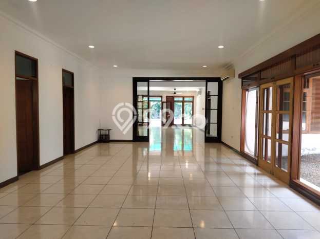 Rumah Luxury Modern Siap Huni di Kemang Jakarta Selatan Rumah Luxury Modern Siap Huni di Kemang Jakarta Selatan