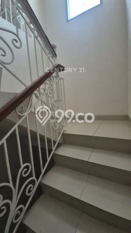 Rumah Elit LB 250m2 Siap Pakai Desain Elegan di Cipinang, Jakarta Timur Rumah Elit LB 250m2 Siap Pakai Desain Elegan di Cipinang, Jakarta Timur