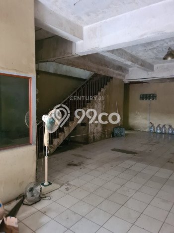 Ruko Dijual di Jakarta Timur LT 140m2 & LB 450m2 Lokasi Terbaik! Ruko Dijual di Jakarta Timur LT 140m2 & LB 450m2 Lokasi Terbaik!