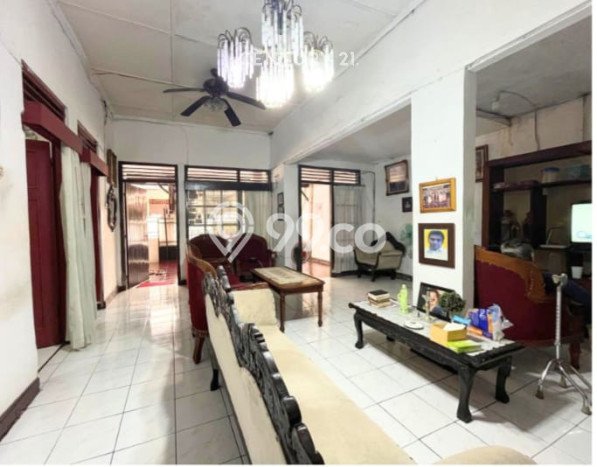 Rumah Modern Cantik 7 Kamar Bisa Langsung Pindah di Tebet Rumah Modern Cantik 7 Kamar Bisa Langsung Pindah di Tebet