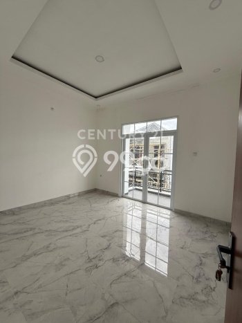 Siap Huni Rumah Mewah 4 Kamar di Pesanggrahan Dekat ke Mana Pun Siap Huni Rumah Mewah 4 Kamar di Pesanggrahan Dekat ke Mana Pun