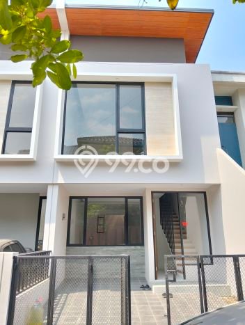 Rumah Mewah 3 KT 3 KM di Kompleks Perumahan Leuwi Panjang, Bandung Rumah Mewah 3 KT 3 KM di Kompleks Perumahan Leuwi Panjang, Bandung