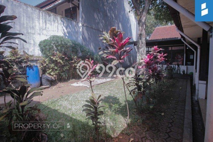 Rumah lokasi Sukasari, Bandung, LT 710m² LB 350m² Rumah lokasi Sukasari, Bandung, LT 710m² LB 350m²