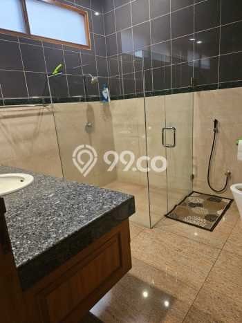 Dijual Rumah Mewah Elegan Dengan View Cantik di Sunrise Garden, Jakarta Barat Dijual Rumah Mewah Elegan Dengan View Cantik di Sunrise Garden, Jakarta Barat