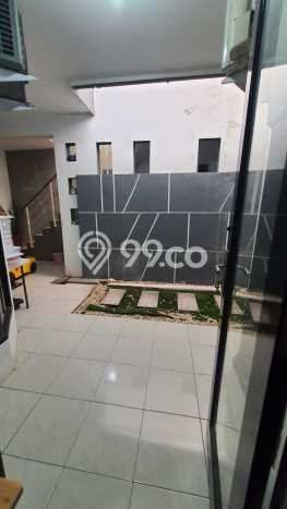 Ready to Use! Premium House LT 200m2 Desain Elegan di Meruya Ready to Use! Premium House LT 200m2 Desain Elegan di Meruya