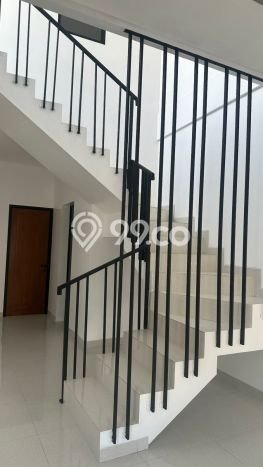 Rumah Minimalis 4 KT di Cirendeu Jakarta Selatan Semi Furnished Rumah Minimalis 4 KT di Cirendeu Jakarta Selatan Semi Furnished