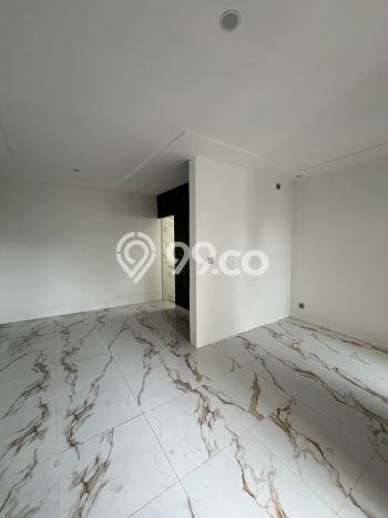 Rumah Luas Asri 4 KT Siap Pakai di BSD City Tangerang Rumah Luas Asri 4 KT Siap Pakai di BSD City Tangerang