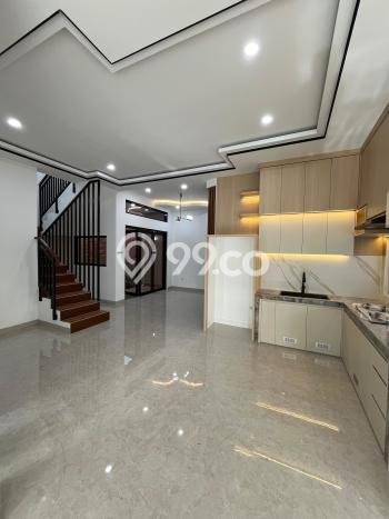 Dijual Rumah Luas Elegan Dengan View Cantik di BSD City, Tangerang Dijual Rumah Luas Elegan Dengan View Cantik di BSD City, Tangerang