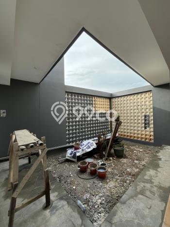 Rumah Luas Asri 4 KT Siap Pakai di BSD City Tangerang Rumah Luas Asri 4 KT Siap Pakai di BSD City Tangerang