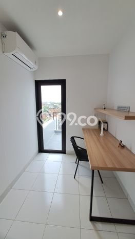 Rumah Modern 4 KT di Bintaro Tangerang Selatan Semi Furnished Rumah Modern 4 KT di Bintaro Tangerang Selatan Semi Furnished