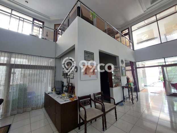 Rumah Elit Modern Tanpa Renovasi di Setra Sari Bandung Rumah Elit Modern Tanpa Renovasi di Setra Sari Bandung