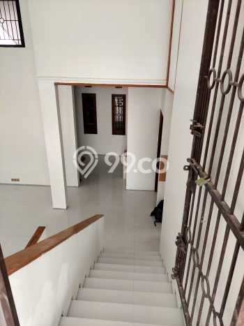 Rumah Luxury Modern Siap Huni di Dago Pakar Bandung Rumah Luxury Modern Siap Huni di Dago Pakar Bandung
