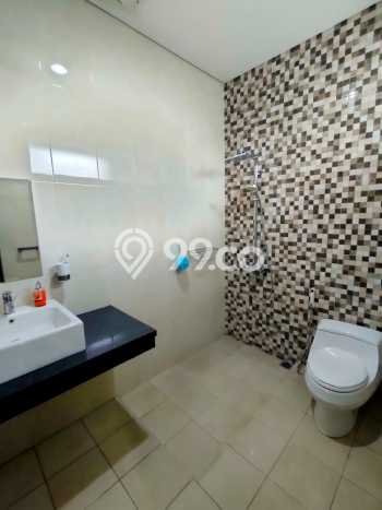 Lokasi strategis! Rumah siap huni disewakan di Batununggal LB 300m2 Lokasi strategis! Rumah siap huni disewakan di Batununggal LB 300m2