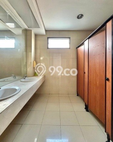 Kantor Usaha Dijual di Tanah Abang Jakarta Pusat LT 562m2 & LB 2375m2 Kantor Usaha Dijual di Tanah Abang Jakarta Pusat LT 562m2 & LB 2375m2