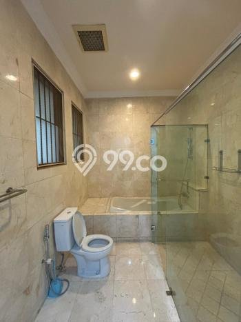Sewa Rumah Nyaman di Kemang LT 700m2 / LB 500m2 Kondisi Bagus Sewa Rumah Nyaman di Kemang LT 700m2 / LB 500m2 Kondisi Bagus