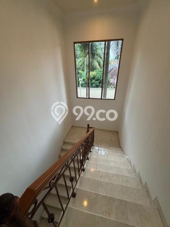 Sewa Rumah Nyaman di Kemang LT 700m2 / LB 500m2 Kondisi Bagus Sewa Rumah Nyaman di Kemang LT 700m2 / LB 500m2 Kondisi Bagus