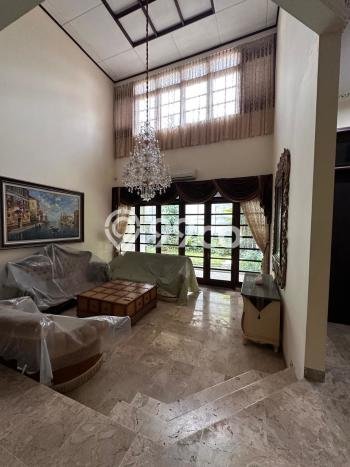 Hunian Ideal dengan LT 480m2 & LB 500m2 Disewakan di Gandaria Hunian Ideal dengan LT 480m2 & LB 500m2 Disewakan di Gandaria