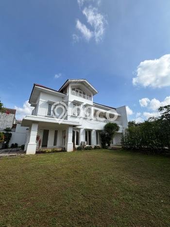 Sewa Rumah Nyaman LT 875m2 / LB 500m2 di Kemang, Jakarta Selatan Sewa Rumah Nyaman LT 875m2 / LB 500m2 di Kemang, Jakarta Selatan
